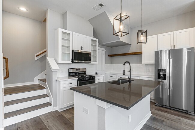 Foto del edificio - 8475 Berry Brush Ln