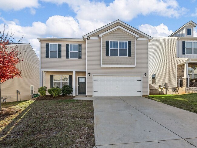 Foto del edificio - Spacious 3-Bedroom Home in Desirable Talle...