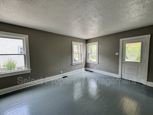 Building Photo - 454 Kinnaird Ave