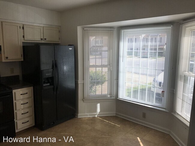 Foto del edificio - 3 br, 2.5 bath House - 803 Liberal Arts Court