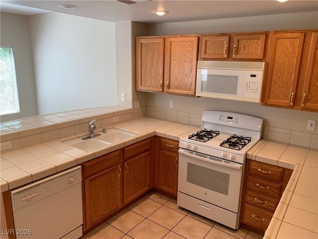 Building Photo - 820 Sunrise Peak Way