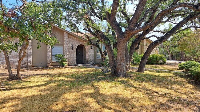 Building Photo - 10305 Spicewood Mesa