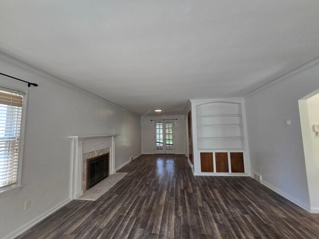Building Photo - 22419 Fairway Dr