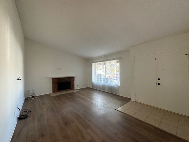 Building Photo - Remodeled Thousand Oaks Home