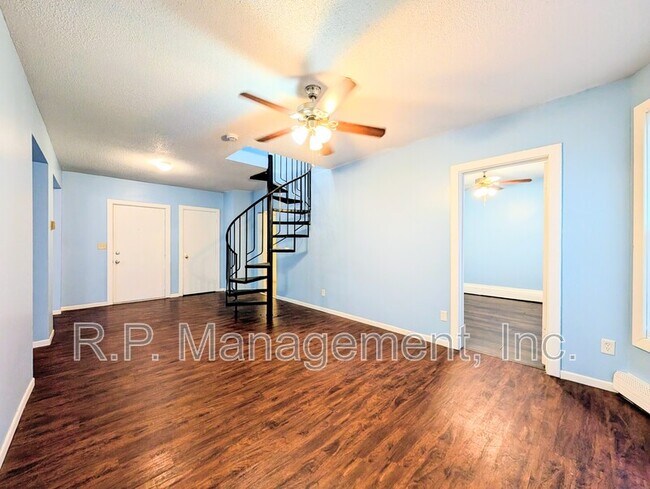 Foto del edificio - 61 Delos St W