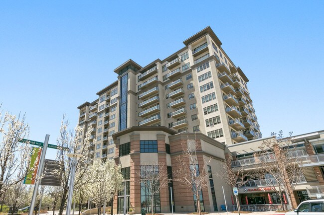 Foto del edificio - 5445 Landmark Pl