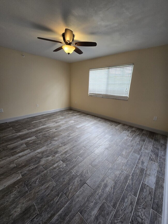 Building Photo - 5025 Wiles Rd