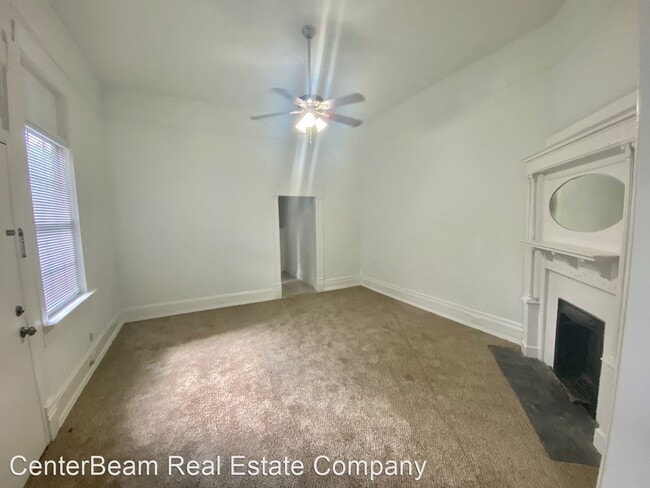 Building Photo - 2137 Oak St