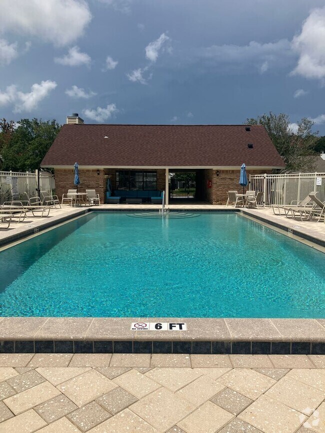 Building Photo - 5001 Grande Dr