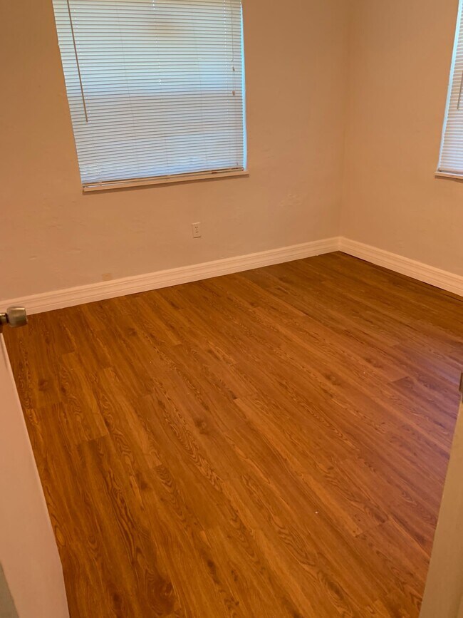 Building Photo - 2247 Simms St