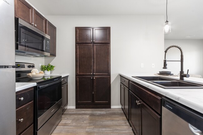 Building Photo - Sawyer Pointe