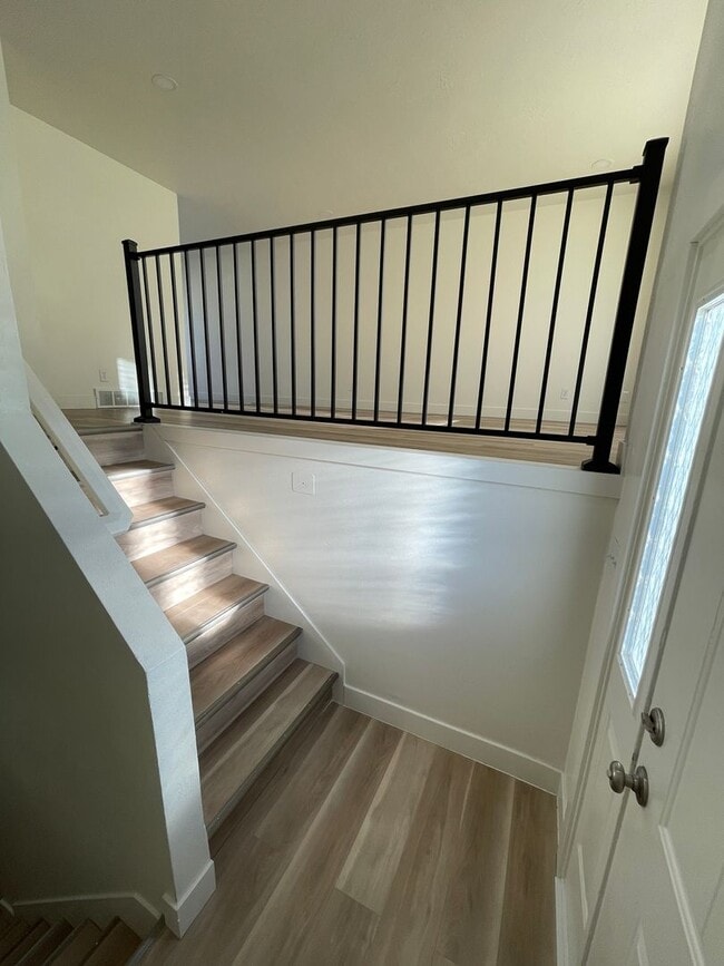 Foto del edificio - 3-Bedroom Twin Home with Private Backyard