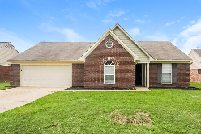 Building Photo - 6465 White Hawk Ln