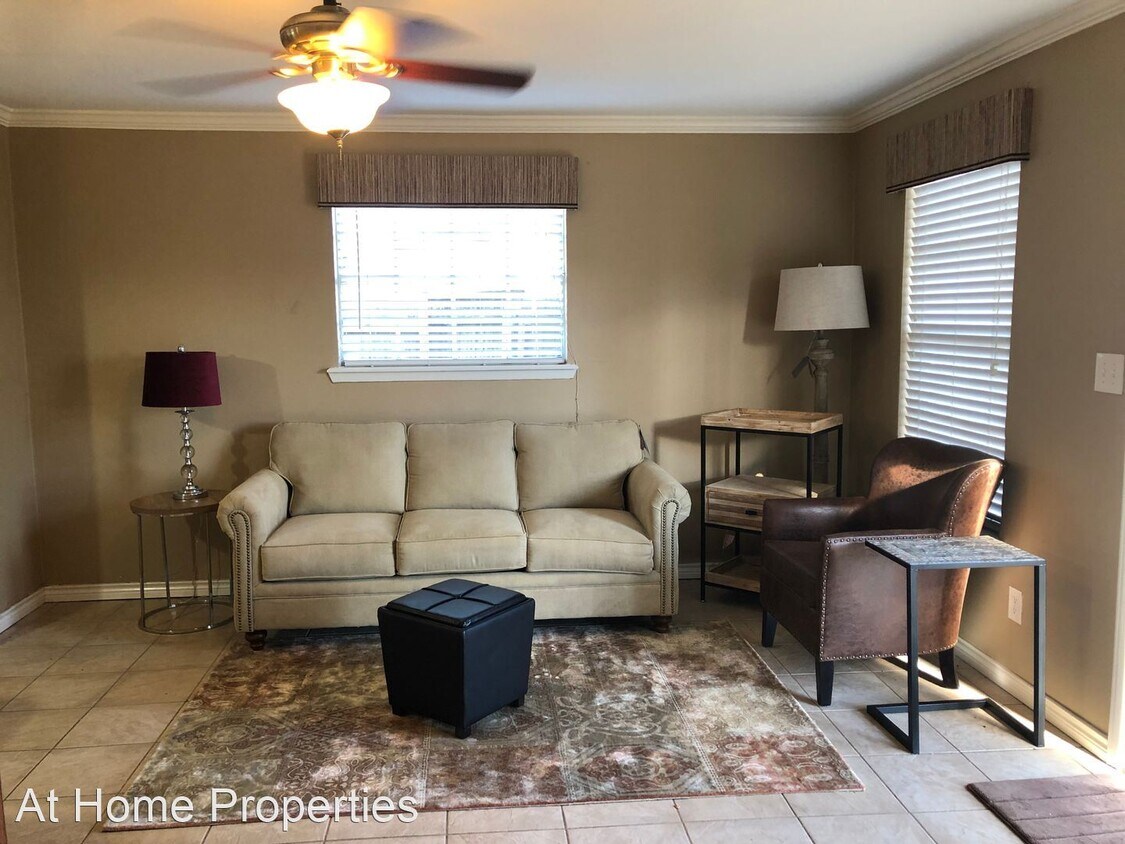 Building Photo - 3 br, 1.5 bath House - 703 Chalet Court