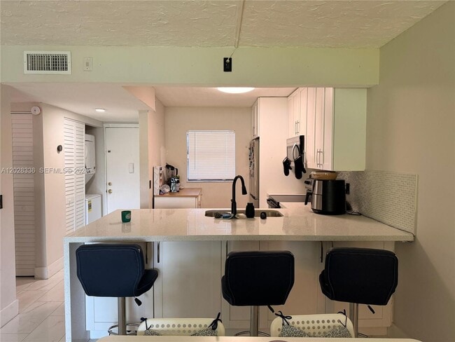 Foto del edificio - 101 NW 93rd Ave