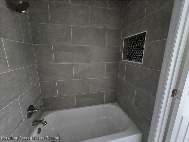 Foto del edificio - 6818 San Benito Dr