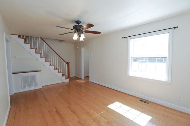 Foto del edificio - 2922 Overton Rd