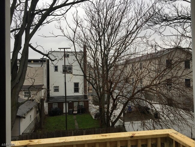 Foto del edificio - 40 Greenville Ave