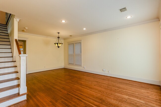 Foto del edificio - 629 W 16th St