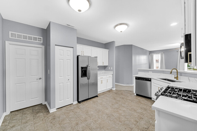 Foto del edificio - 10205 Mulberry Ln