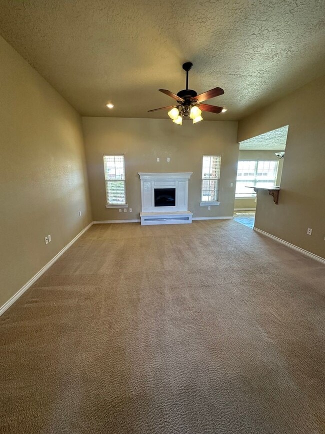 Foto del edificio - Modern 3 bed 2 bath home! Near Mesa Elementary!