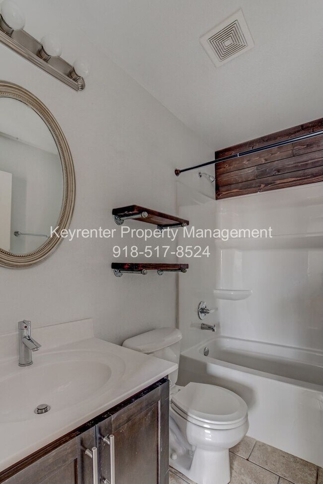 Foto del edificio - 15105 E 110th St N