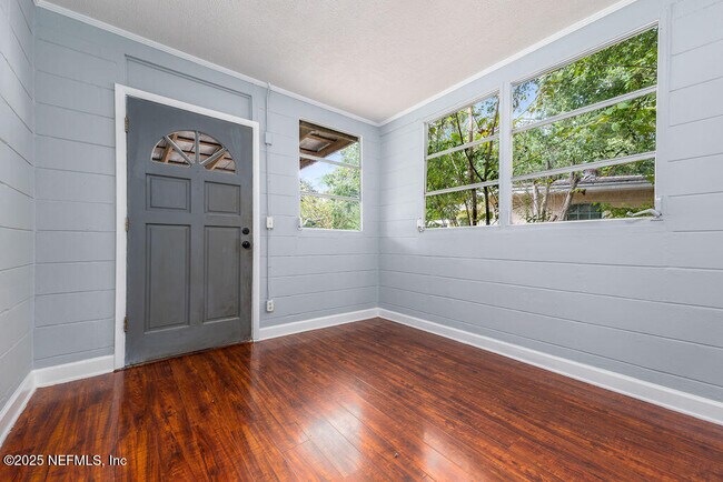Foto del edificio - 2802 Myra St