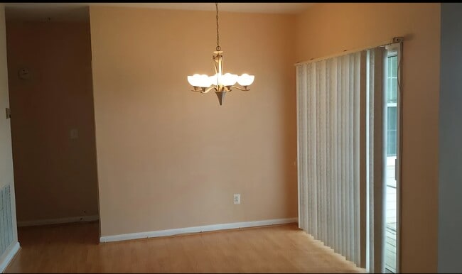 Building Photo - 5000 Willow Branch Way