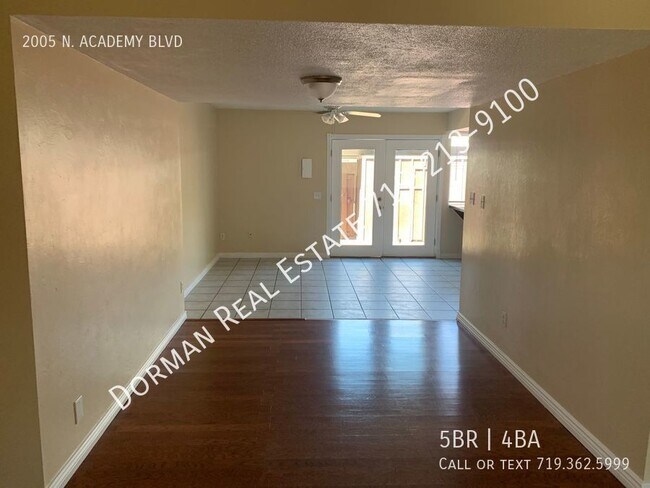 Foto del edificio - Townhouse with Plenty of room