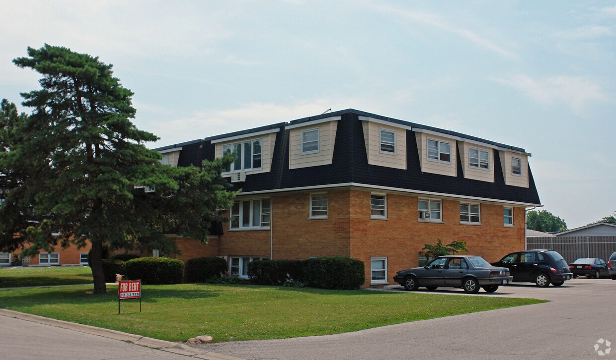 Primary Photo - 9717 Lorraine Dr
