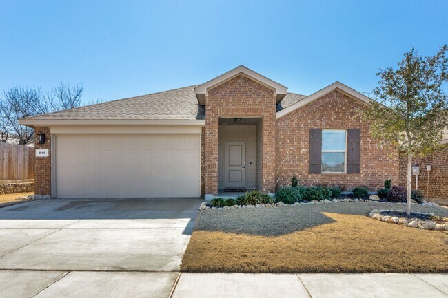 Building Photo - Contemporary in Cleburne!