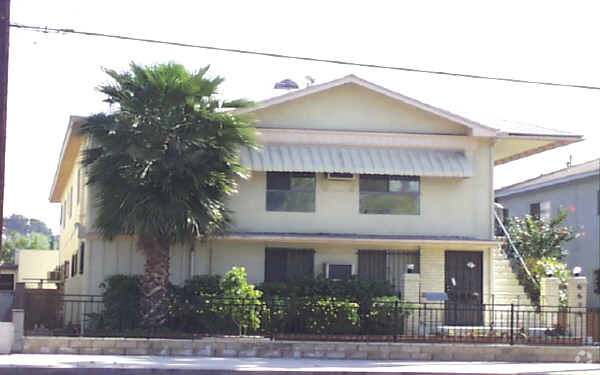 Building Photo - 6628 Woodman Ave