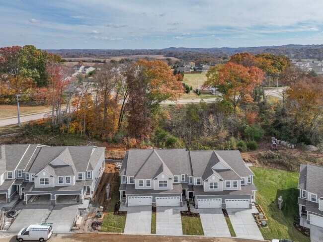 Building Photo - **2022-BUILT TOWNHOME IN HONEY FARMS WITH ...