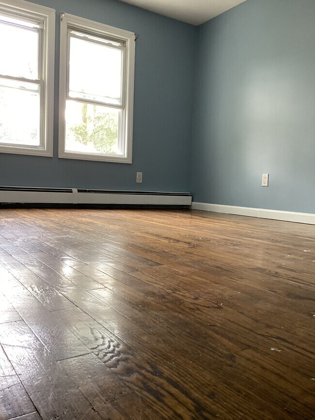 Building Photo - 94 Underhill Ave