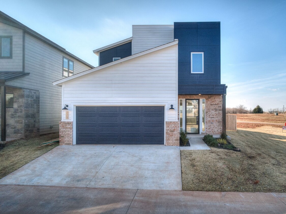 Primary Photo - Beautiful New Construction Home in Edmond/...