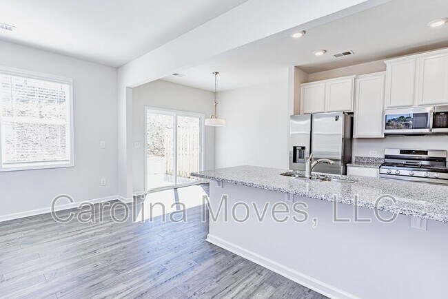 Building Photo - 221 Stone Fruit Ct