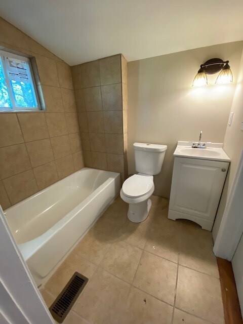 Building Photo - 488 Bennett Cir