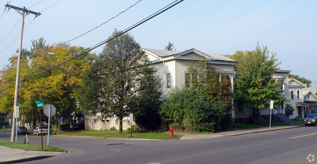 Building Photo - 1001-1011 Lodi St