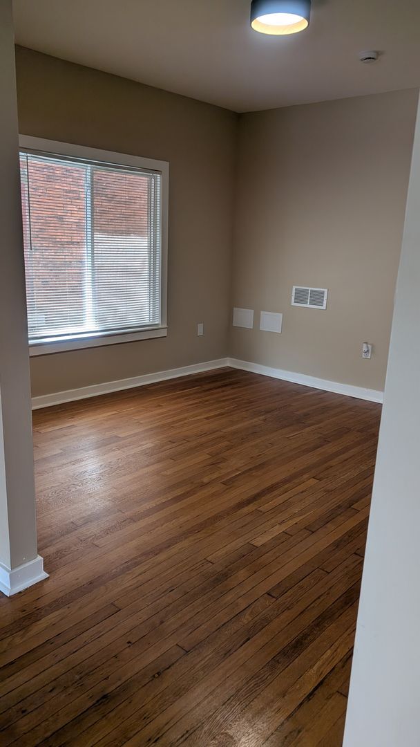 Foto del edificio - Euclid Gateway 1