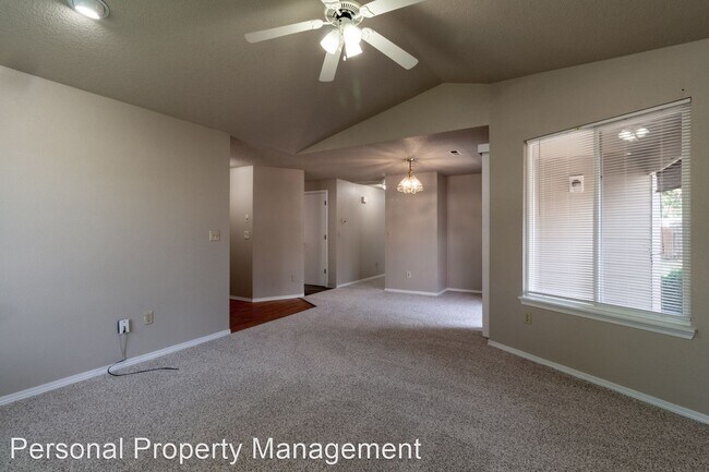Building Photo - 3 br, 2 bath House - 7703 NE 56th Street