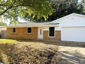 Building Photo - 538 E Fairmeadows Dr