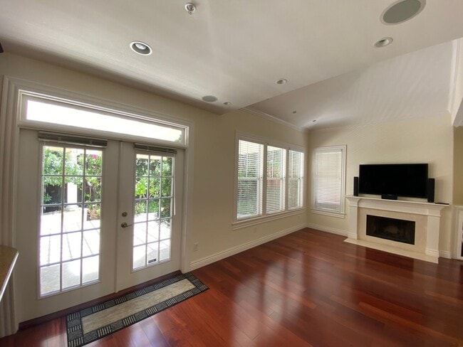 Foto del edificio - 39 E Portola Ave