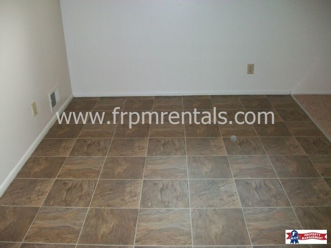 Foto del edificio - 727 W Belmont St