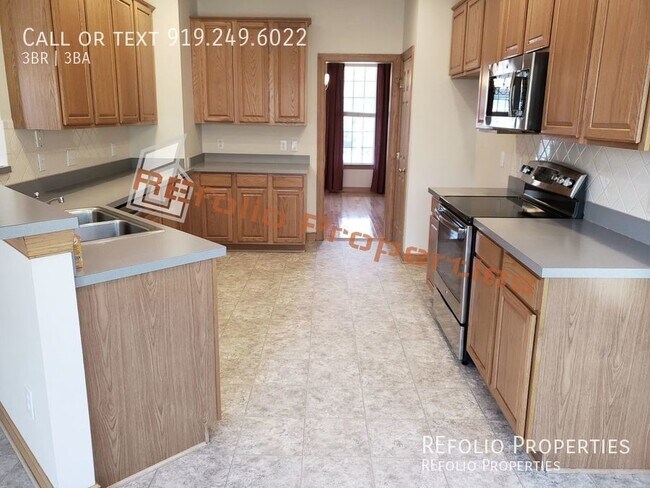 Building Photo - Beautiful 3 Bedroom Home w/a Bonus Room + ...