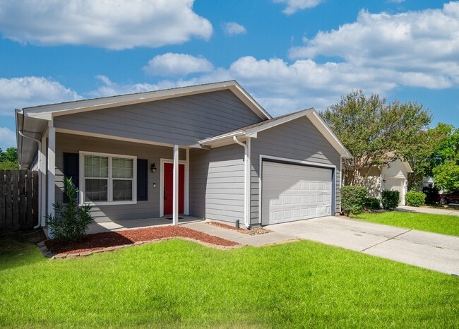 Foto del edificio - 21323 Sweet Grass Ln