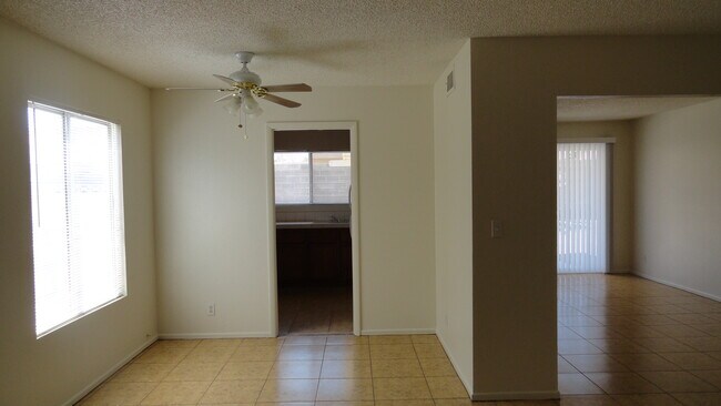 Building Photo - 4417 Newhaven Dr