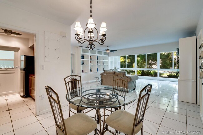 Foto del edificio - 260 Sunrise Dr