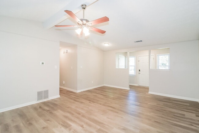 Building Photo - 4741 Cedar Lake Dr SE