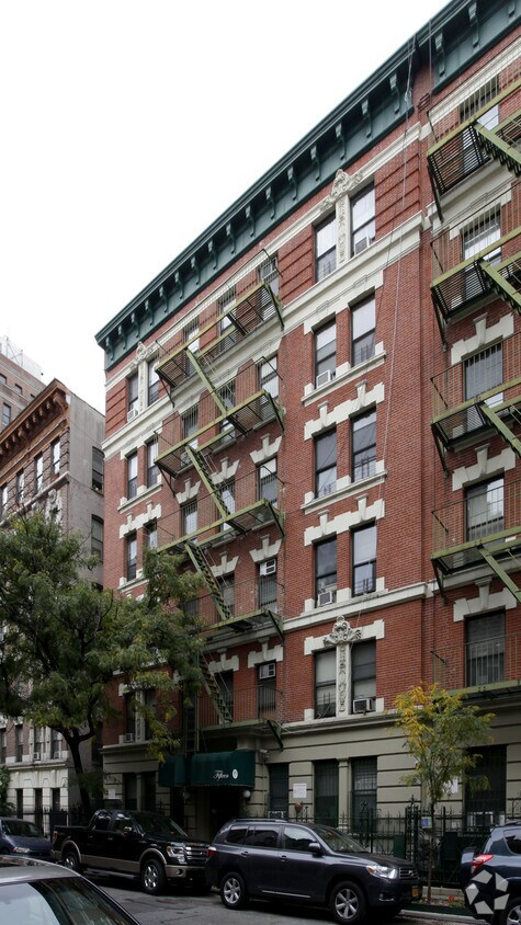Foto principal - 15 W 108th St
