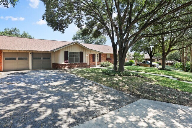 Foto del edificio - 4 Bedroom/2 Bath Northwood Subdivision